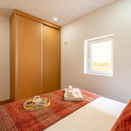 Bright & Spacious Flat In By Hostwise