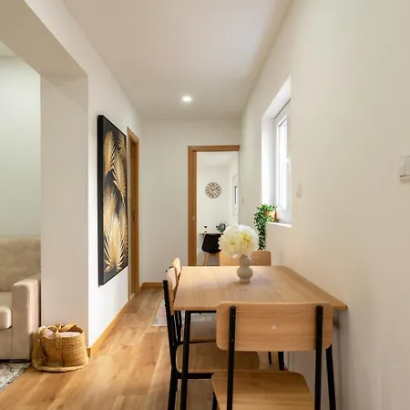 Bright & Spacious Flat In By Hostwise Apartman *
