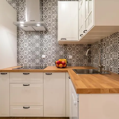 Bright & Spacious Flat In By Hostwise