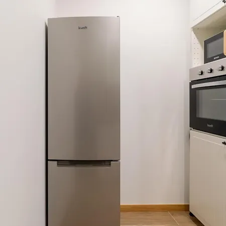 아파트 Bright & Spacious Flat In By Hostwise *