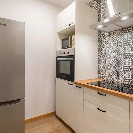 Bright & Spacious Flat In By Hostwise Matosinhos