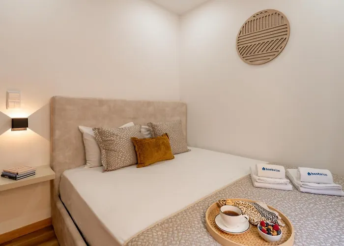 Bright & Spacious Flat In By Hostwise