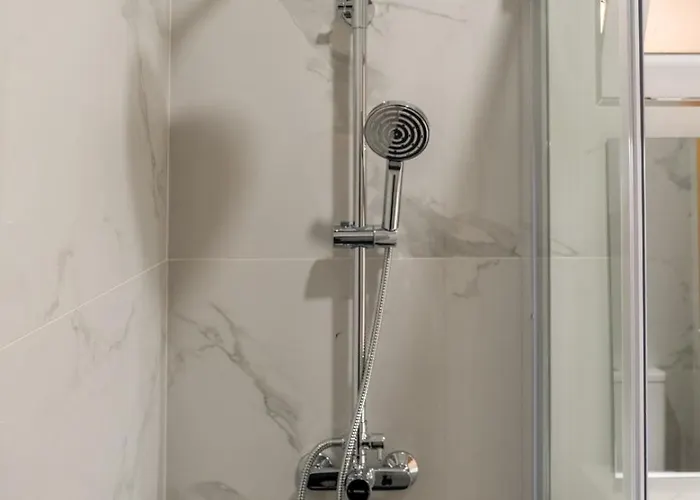 Bright & Spacious Flat In By Hostwise * Matosinhos (Porto)