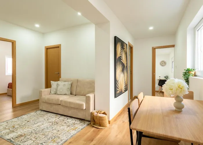 Bright & Spacious Flat In By Hostwise