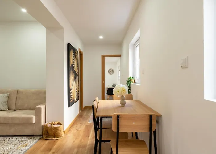 Bright & Spacious Flat In By Hostwise Appartement *