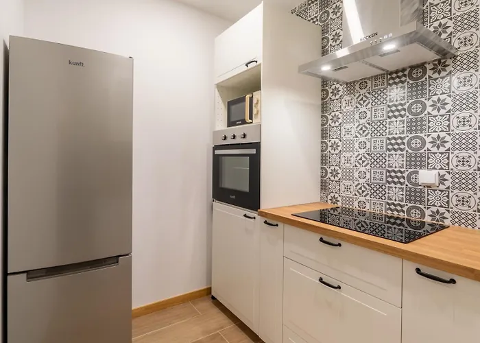 Bright & Spacious Flat In By Hostwise Matosinhos (Porto)